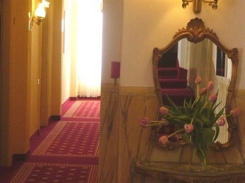ונציה - לידו Hotel Byron מראה חיצוני תמונה